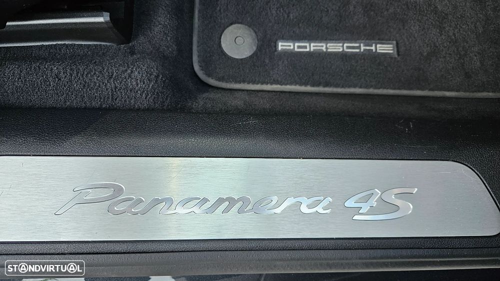 Porsche Panamera 4 S - 50