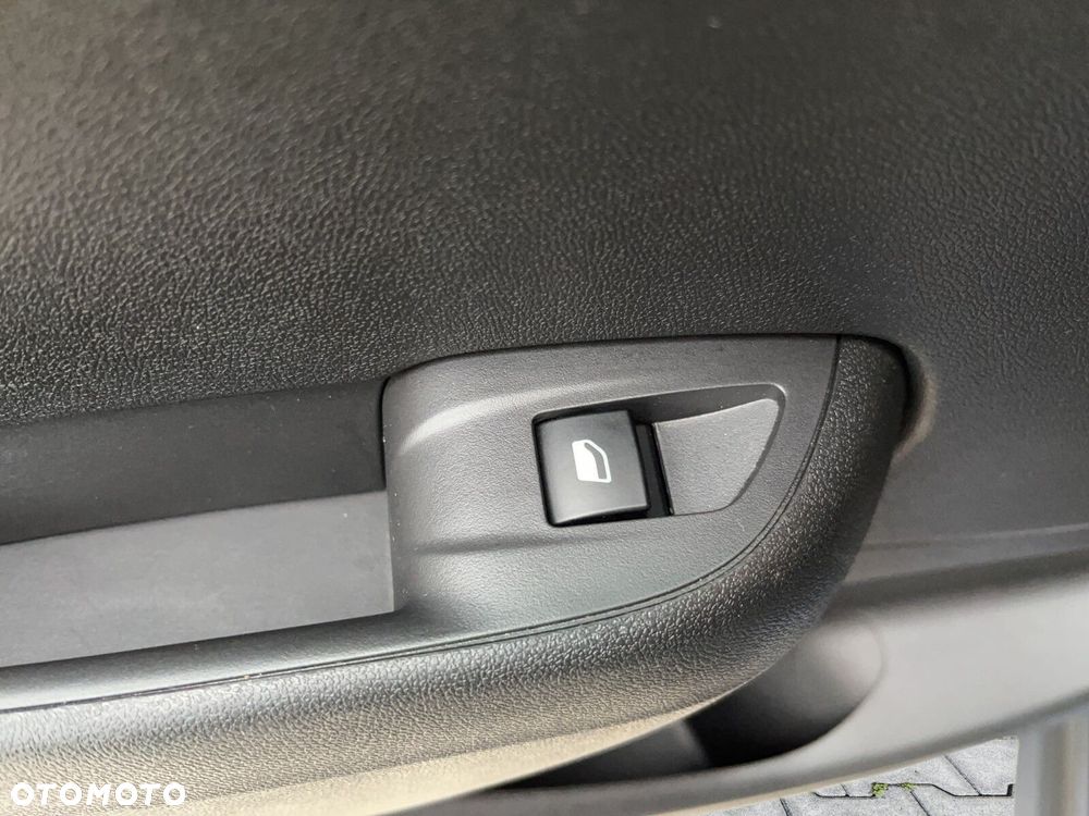 Opel Crossland X - 13