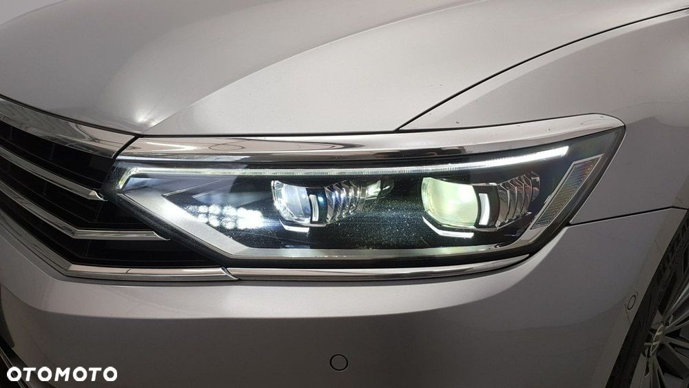 Volkswagen Passat - 10
