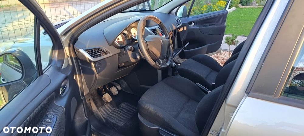 Peugeot 207 1.6 HDi - 6