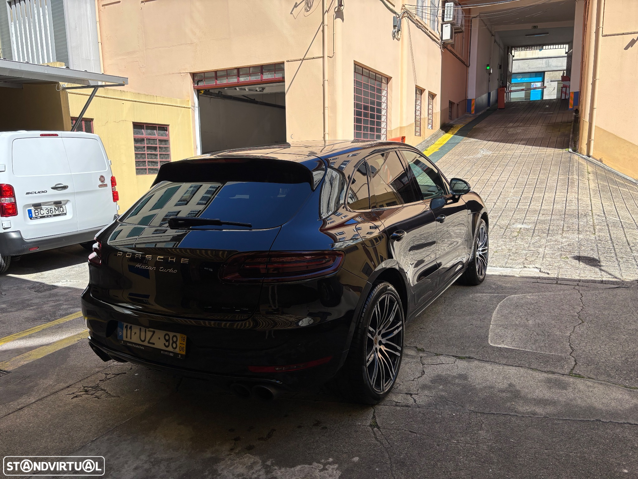 Porsche Macan Turbo Performance Package - 15