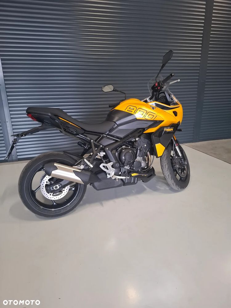 Triumph Tiger - 12