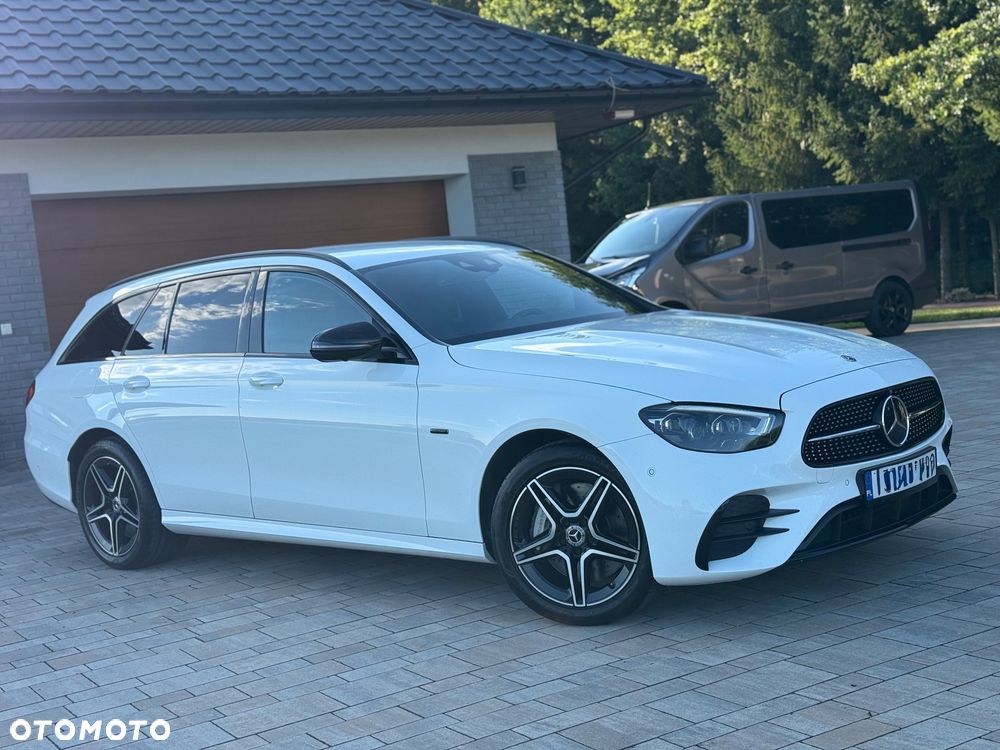 Mercedes-Benz Klasa E 300 de AMG - 4