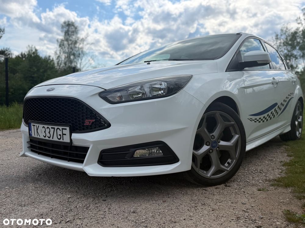 Ford Focus 2.0 EcoBoost ST mit Leder-Sport-Paket - 12
