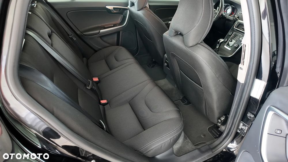 Volvo V60 D2 Drive-E Momentum - 16
