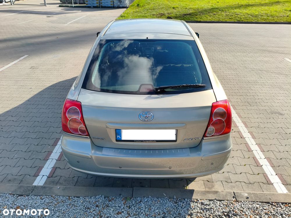 Toyota Avensis 1.8 VVT-i - 6