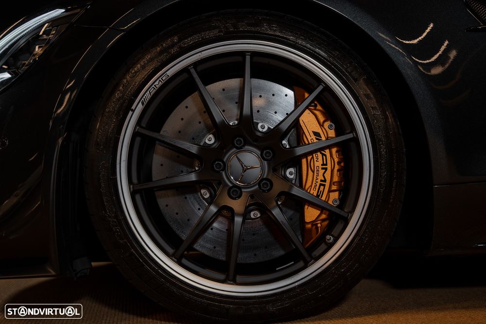 Mercedes-Benz AMG GT R - 16