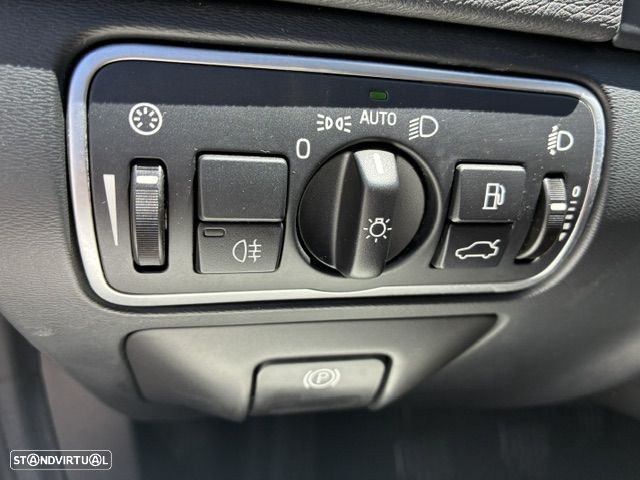 Volvo V60 Cross Country 2.0 D3 Momentum - 25