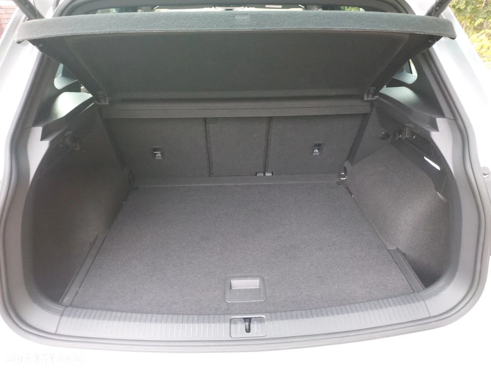 Volkswagen Tiguan 2.0 TDI SCR 4MotION DSG R-Line - 25