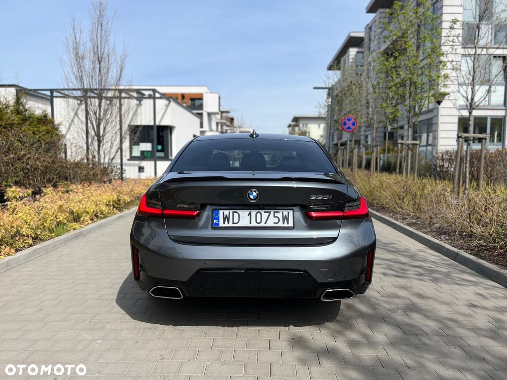 BMW Seria 3 330i M Sport - 4