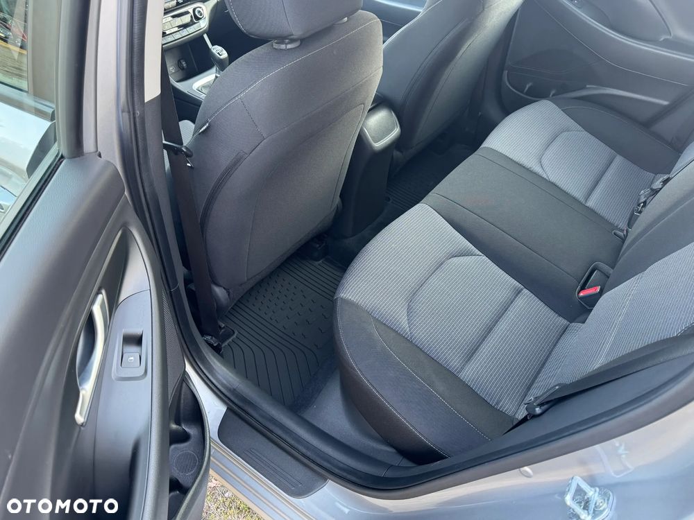 Hyundai i30 1.5 DPI Modern - 16