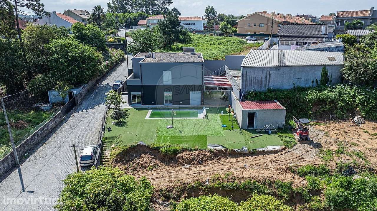 Moradia T4 para arrendamento - Grande imagem: 2/35