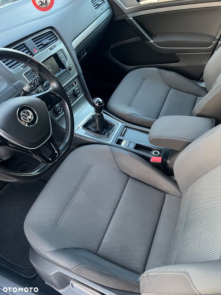 Volkswagen Golf - 8