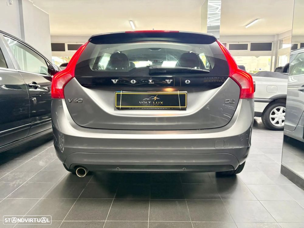 Volvo V60 2.0 D2 Summum Geartronic - 38