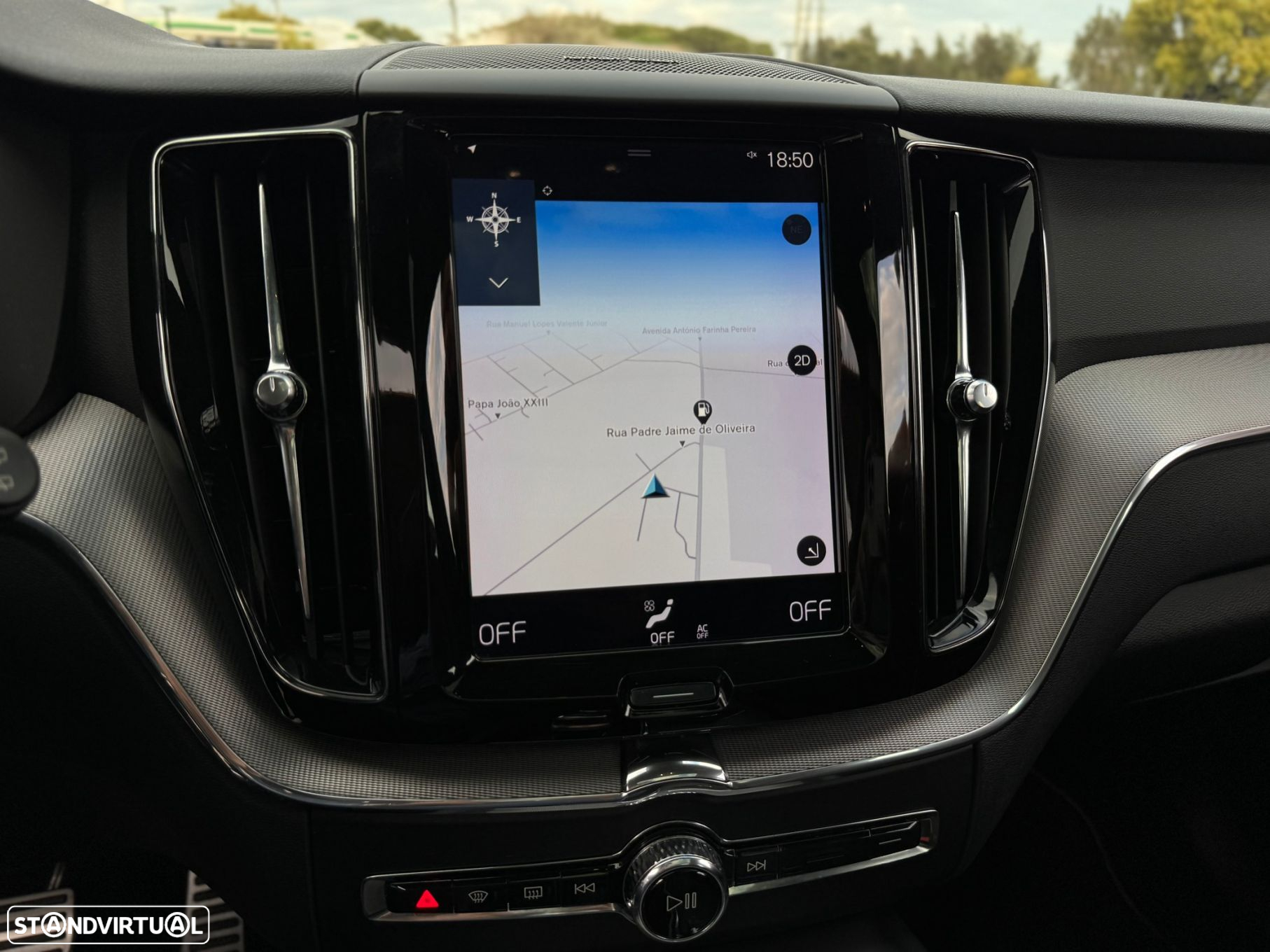 Volvo XC 60 2.0 T8 PHEV R-Design Expression AWD - 29