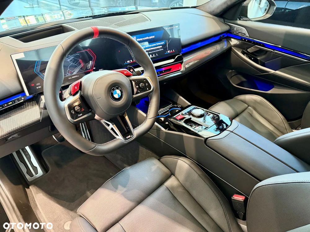 BMW M5 xDrive - 12