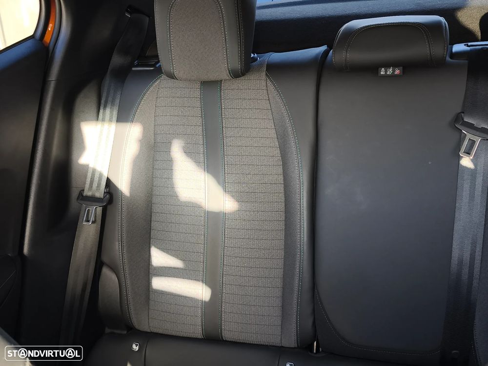 Peugeot 2008 1.2 PureTech Allure Pack - 8