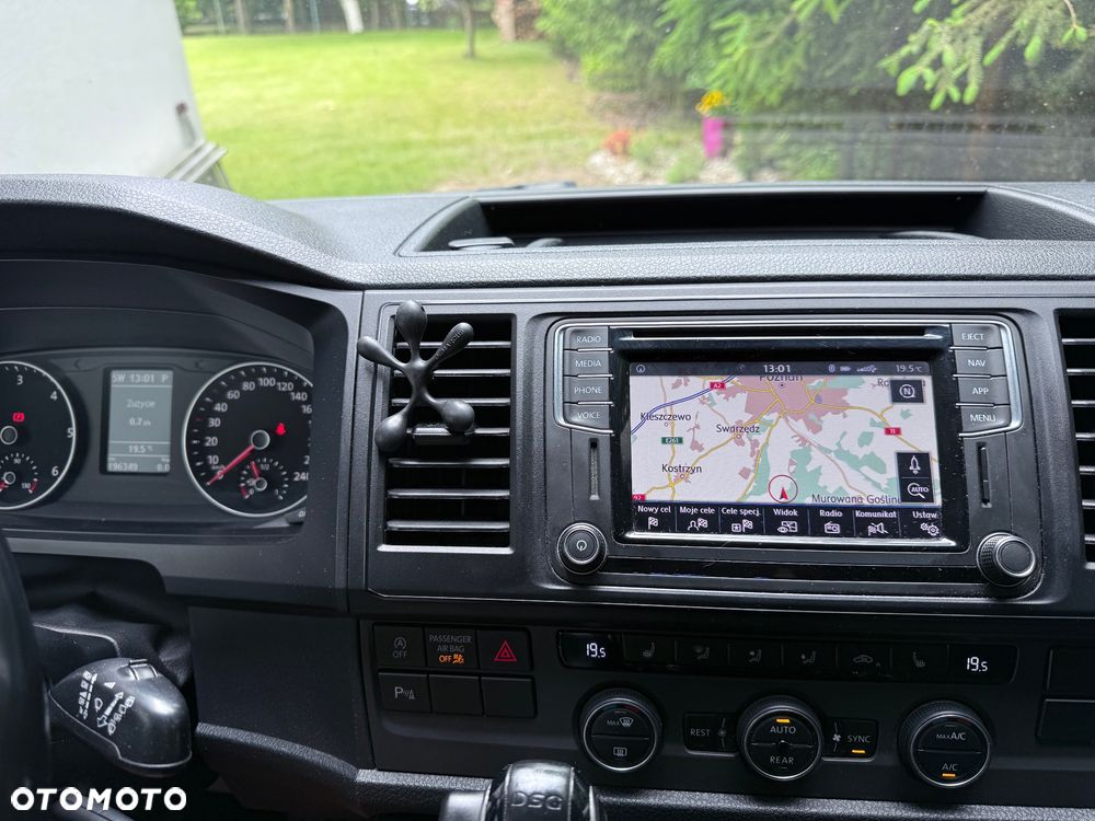 Volkswagen Caravelle - 17