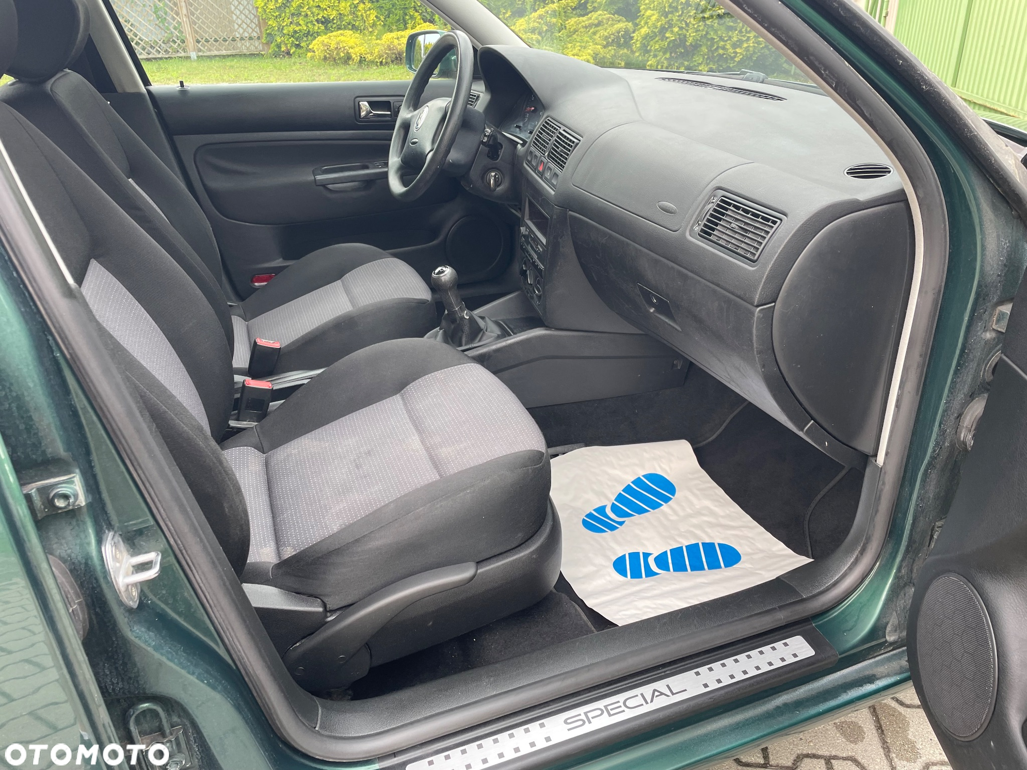 Volkswagen Golf - 10
