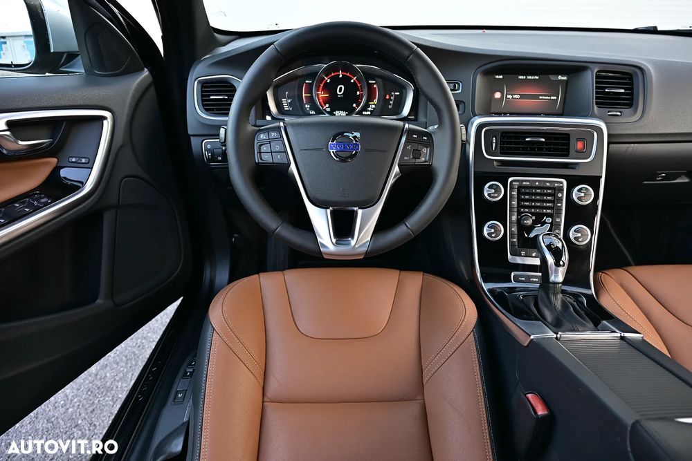 Volvo V60 D6 Plug-In-Hybrid AWD Geartronic Summum - 17