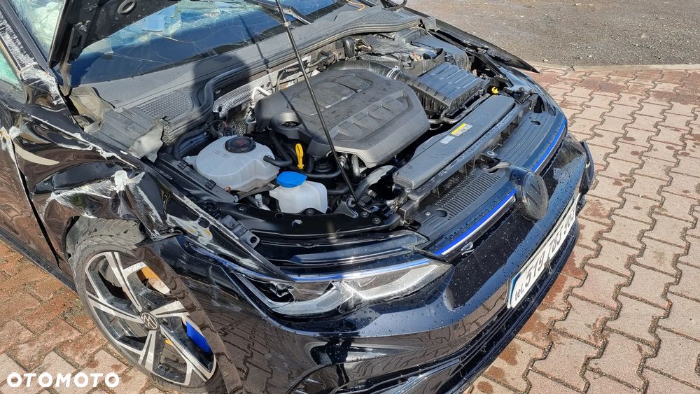 Volkswagen Golf VIII 2.0 TSI 4Motion R DSG - 29