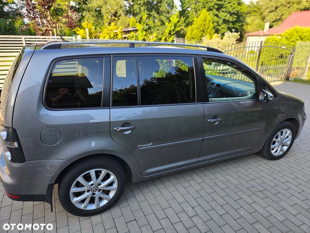 Volkswagen Touran 2.0 TDI DPF Cross - 9