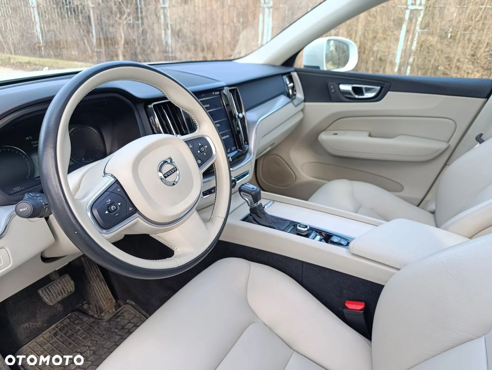 Volvo XC 60 T5 AWD Geartronic Momentum - 13