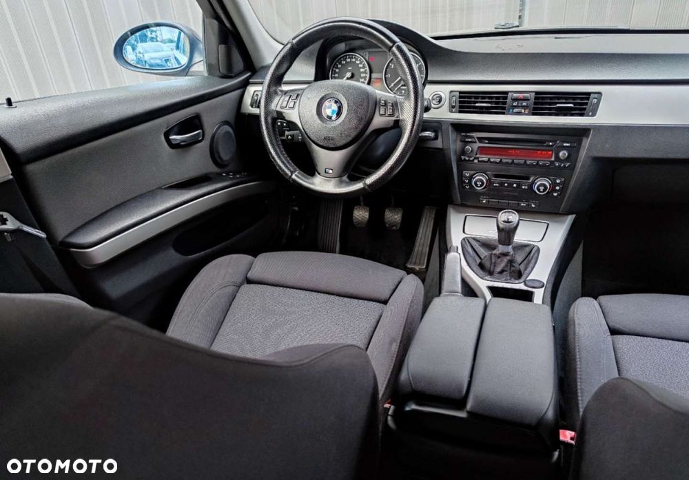 BMW Seria 3 - 26