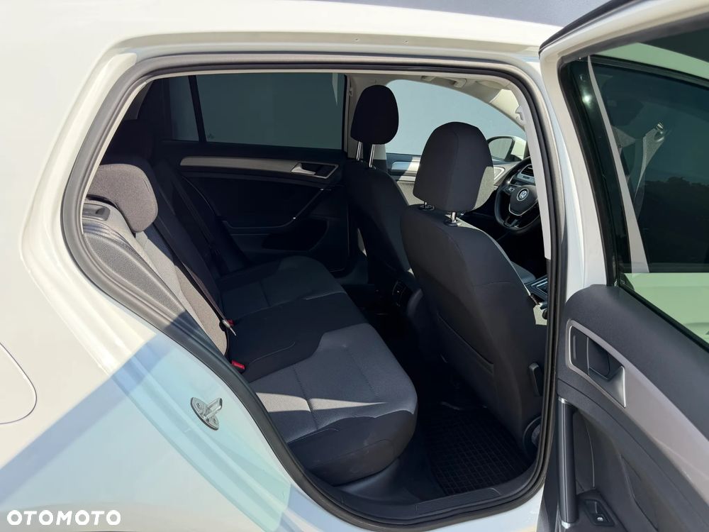 Volkswagen Golf e-Golf - 12