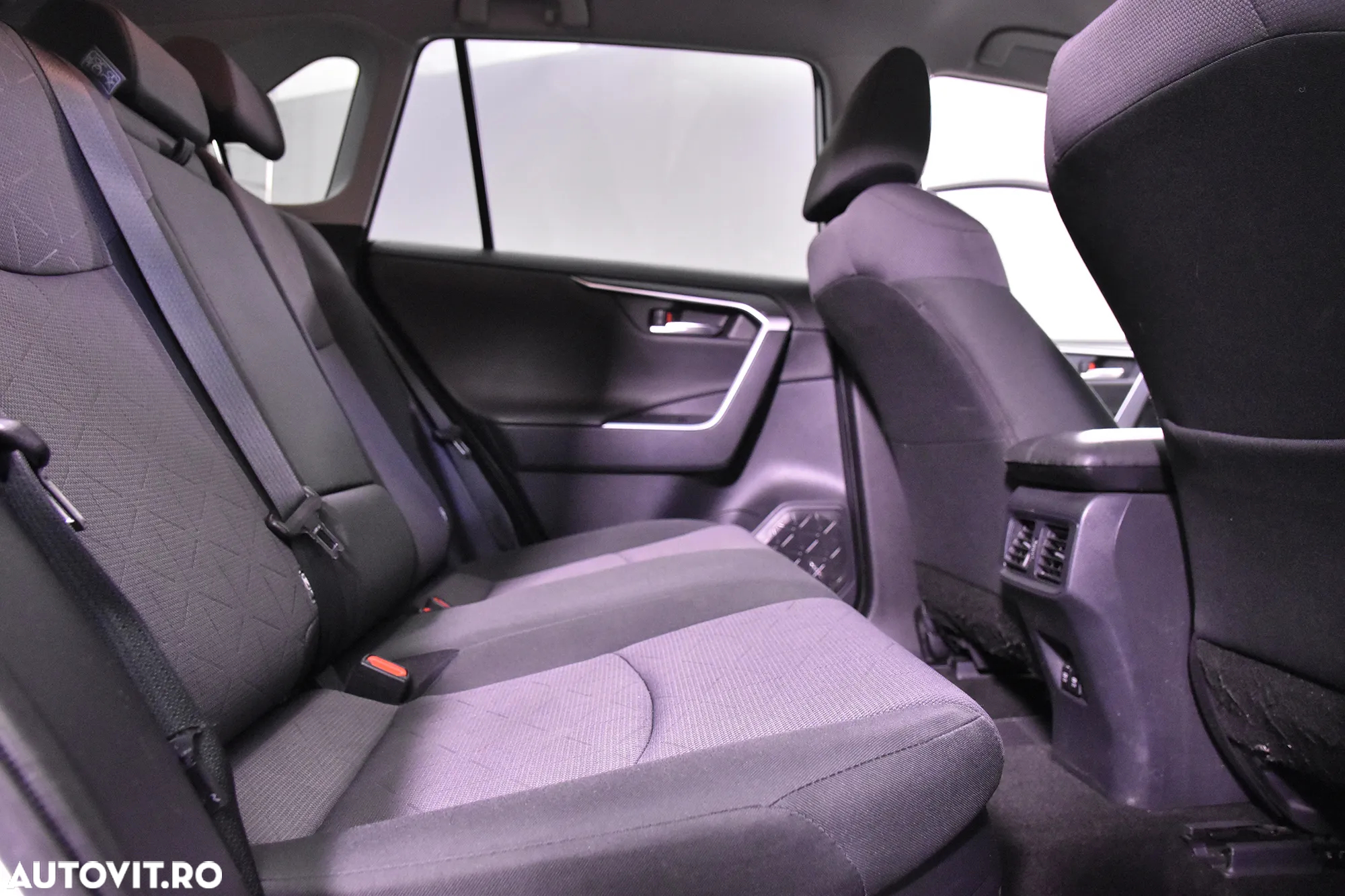 Toyota RAV4 - 12
