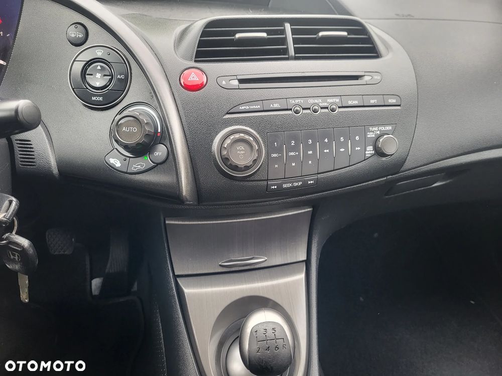 Honda Civic 1.4 i-VTEC - 17