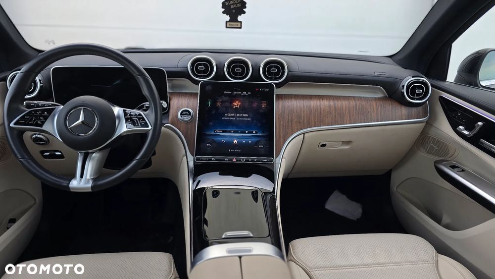 Mercedes-Benz GLC - 16