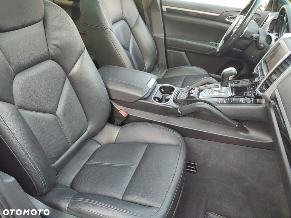Porsche Cayenne - 27
