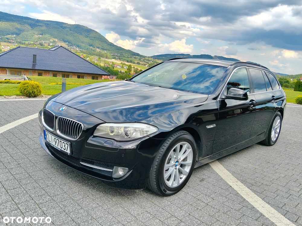 BMW Seria 5 525d xDrive Sport-Aut - 3