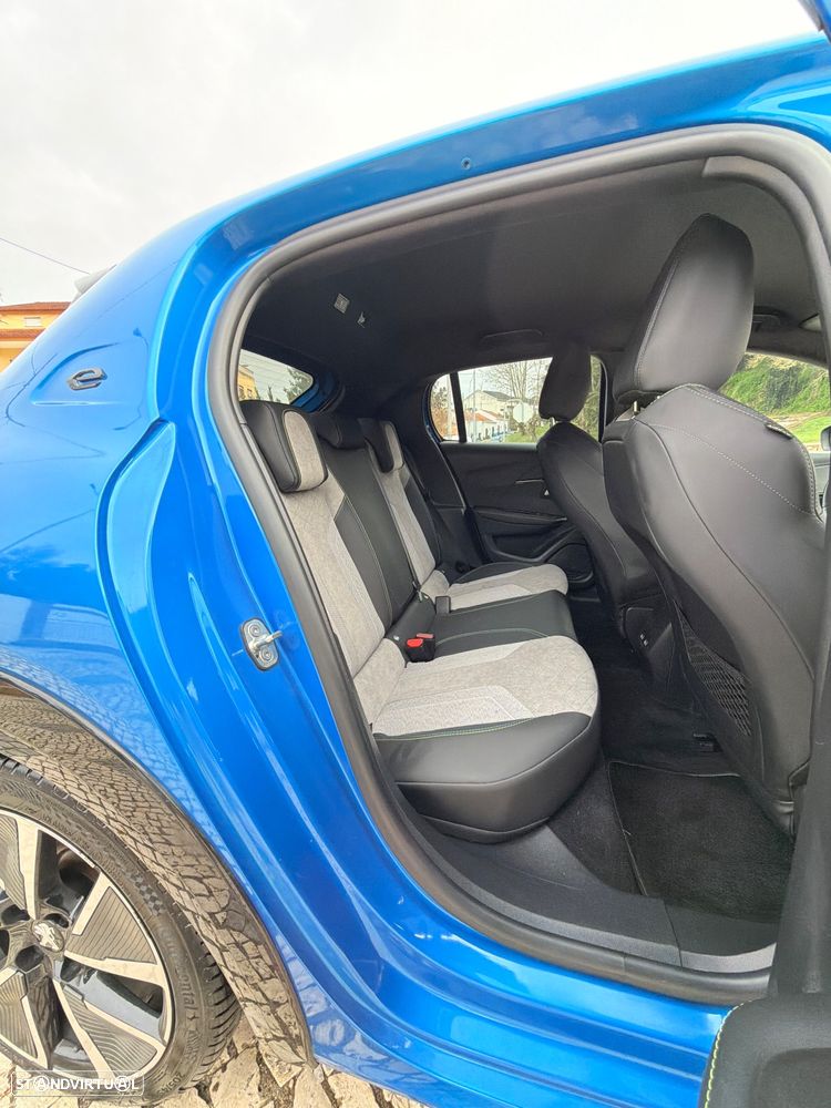 Peugeot e-208 GT - 7