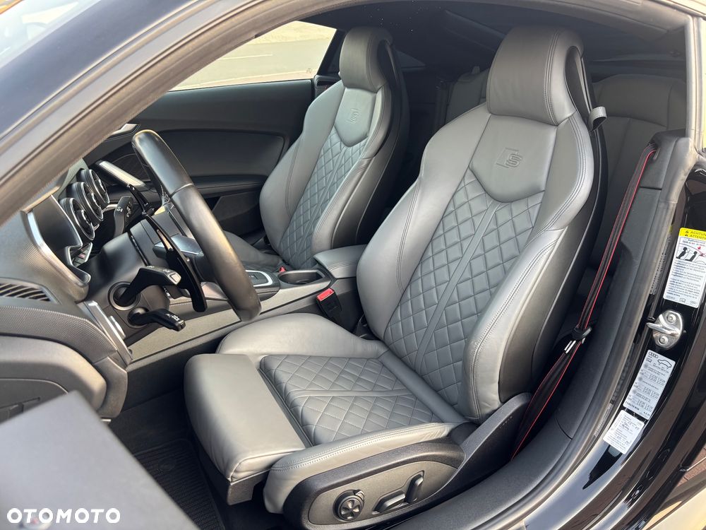 Audi TT S Coupé - 14