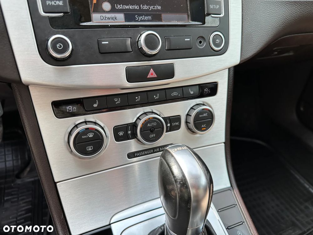 Volkswagen Passat Variant - 15