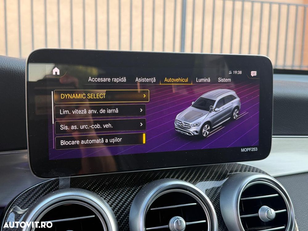 Mercedes-Benz GLC 220 d 4Matic 9G-TRONIC AMG Line Advanced - 23
