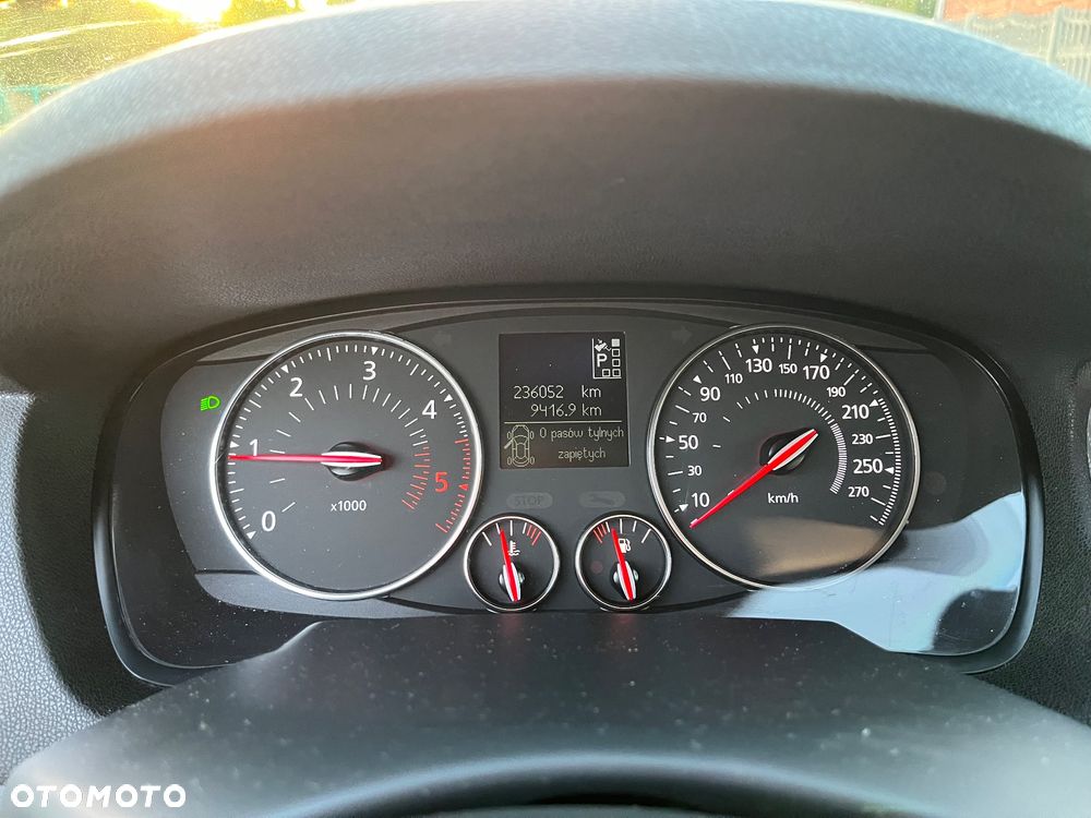 Renault Laguna dCi 175 FAP GT - 14
