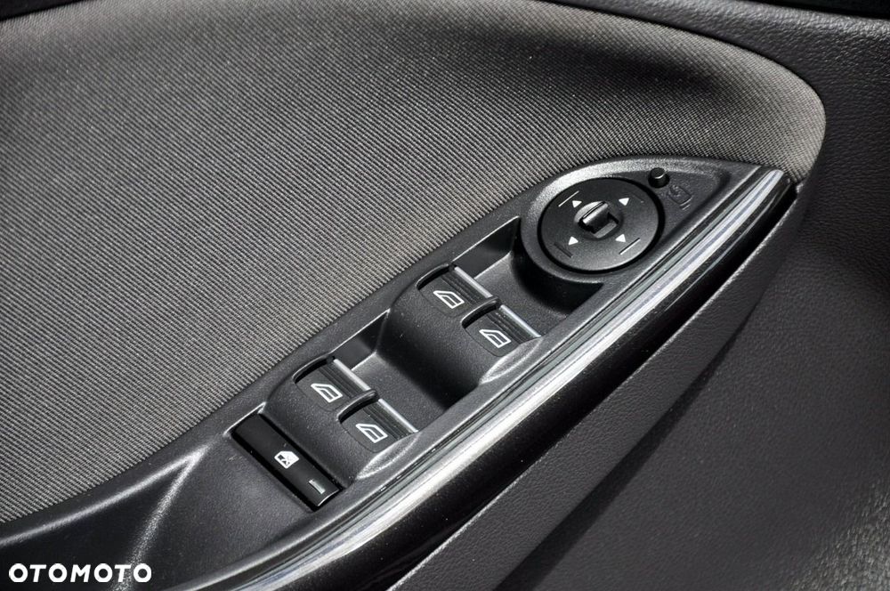 Ford Focus - 37