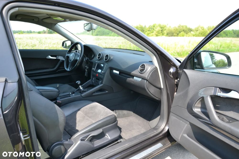 Audi A3 3-drzwiowe 1.6 S Line Sportpaket plus - 30