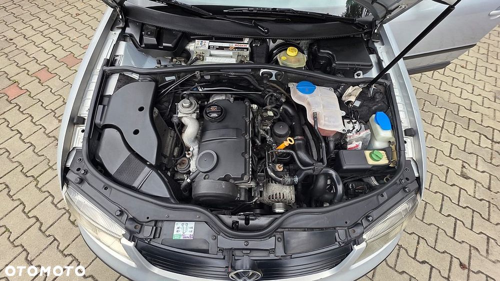 Volkswagen Passat 1.9 TDI Comfortline - 12