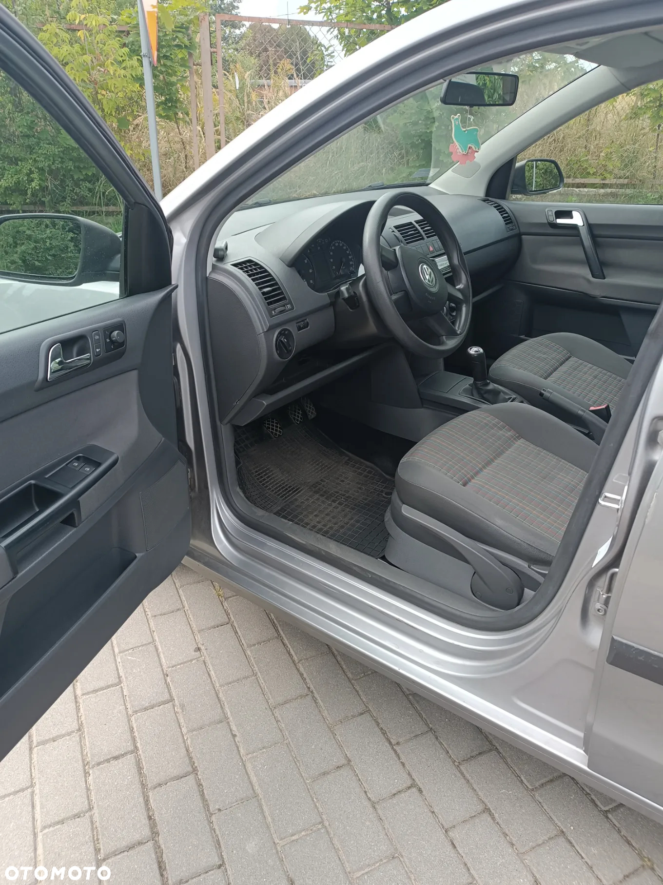 Volkswagen Polo 1.4 16V Comfortline - 12