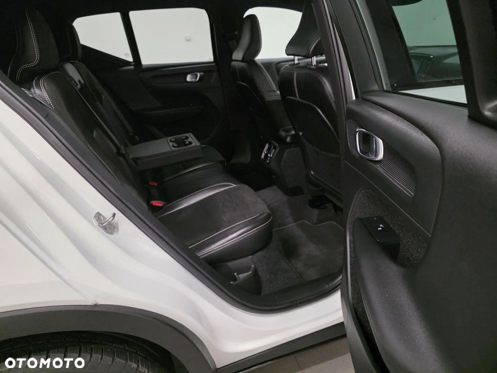 Volvo XC 40 D3 SCR R-Design - 31