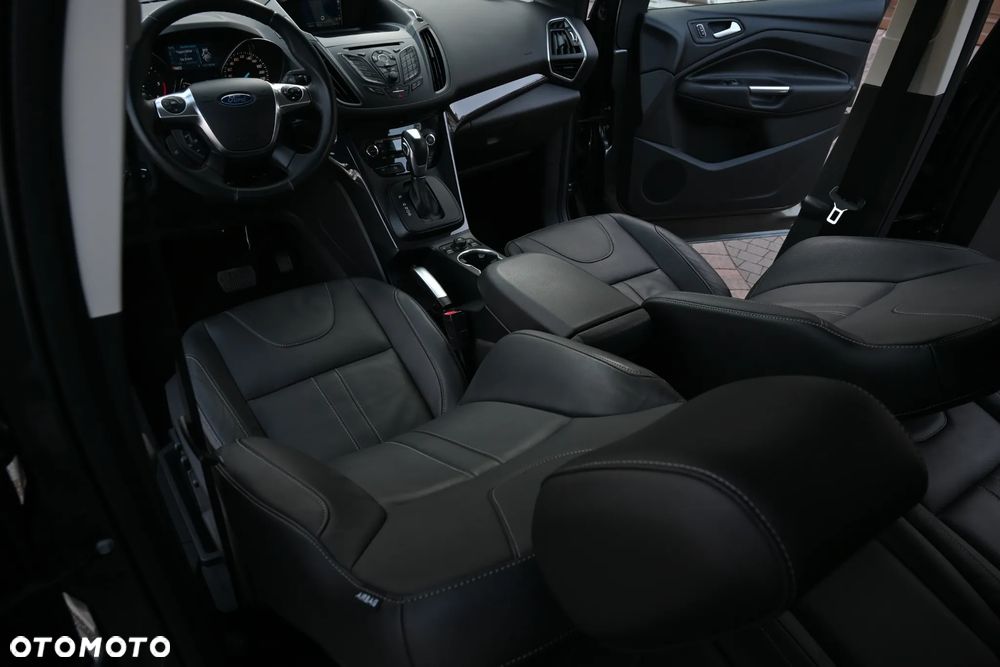 Ford Kuga 2.0 TDCi 4x4 Titanium - 27