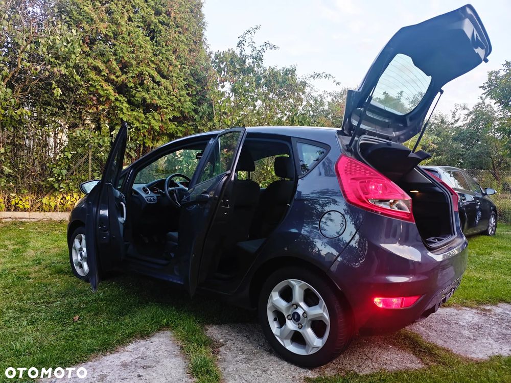 Ford Fiesta 1.4 Champions Edition - 9
