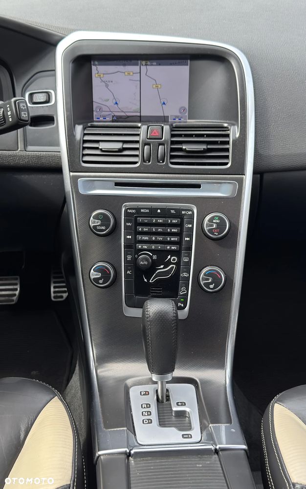 Volvo XC 60 D5 AWD RDesign - 30