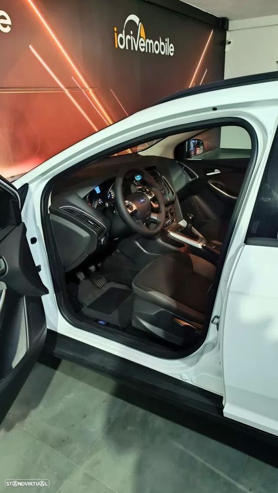 Ford Focus 1.0 EcoBoost Business - 14