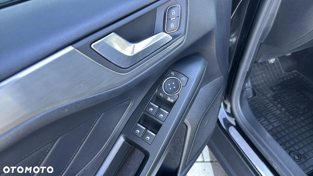 Ford Focus 1.0 EcoBoost Titanium X - 9