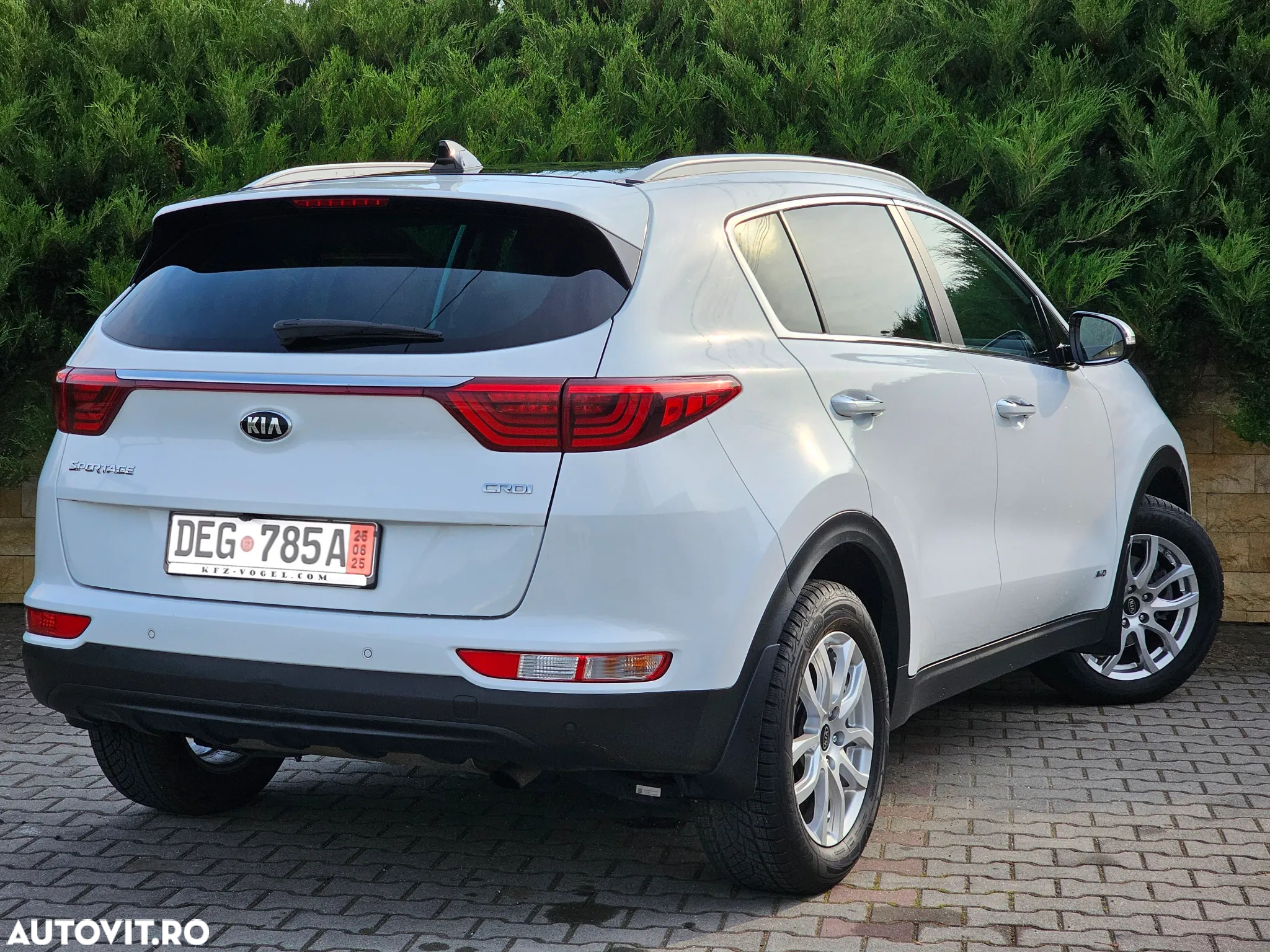 Kia Sportage 2,0 CRDI AWD Aut. Spirit - 3